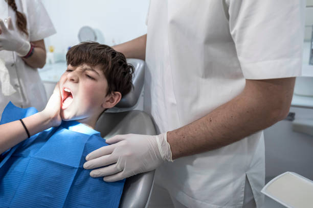 Best Cracked Tooth Emergency Dentist  in Coopersville, MI